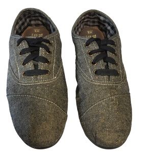 TOMS Cordones Black metallic woven ties Shoes Sz 8 gray w/ dust bag & bo…